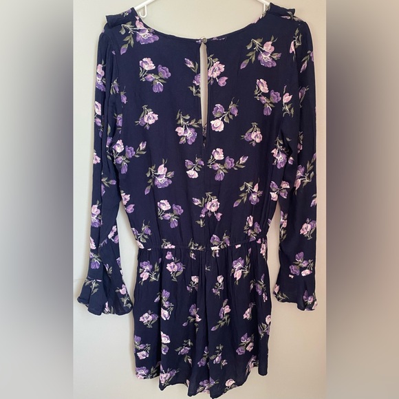 American Eagle Navy Floral Shorts Romper Size Medium - Picture 5 of 12